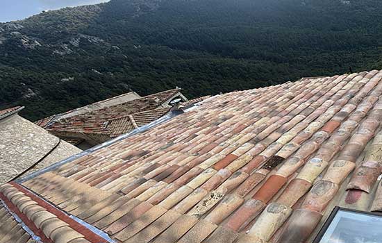 Sol pavé d'un portail fin de chantier.